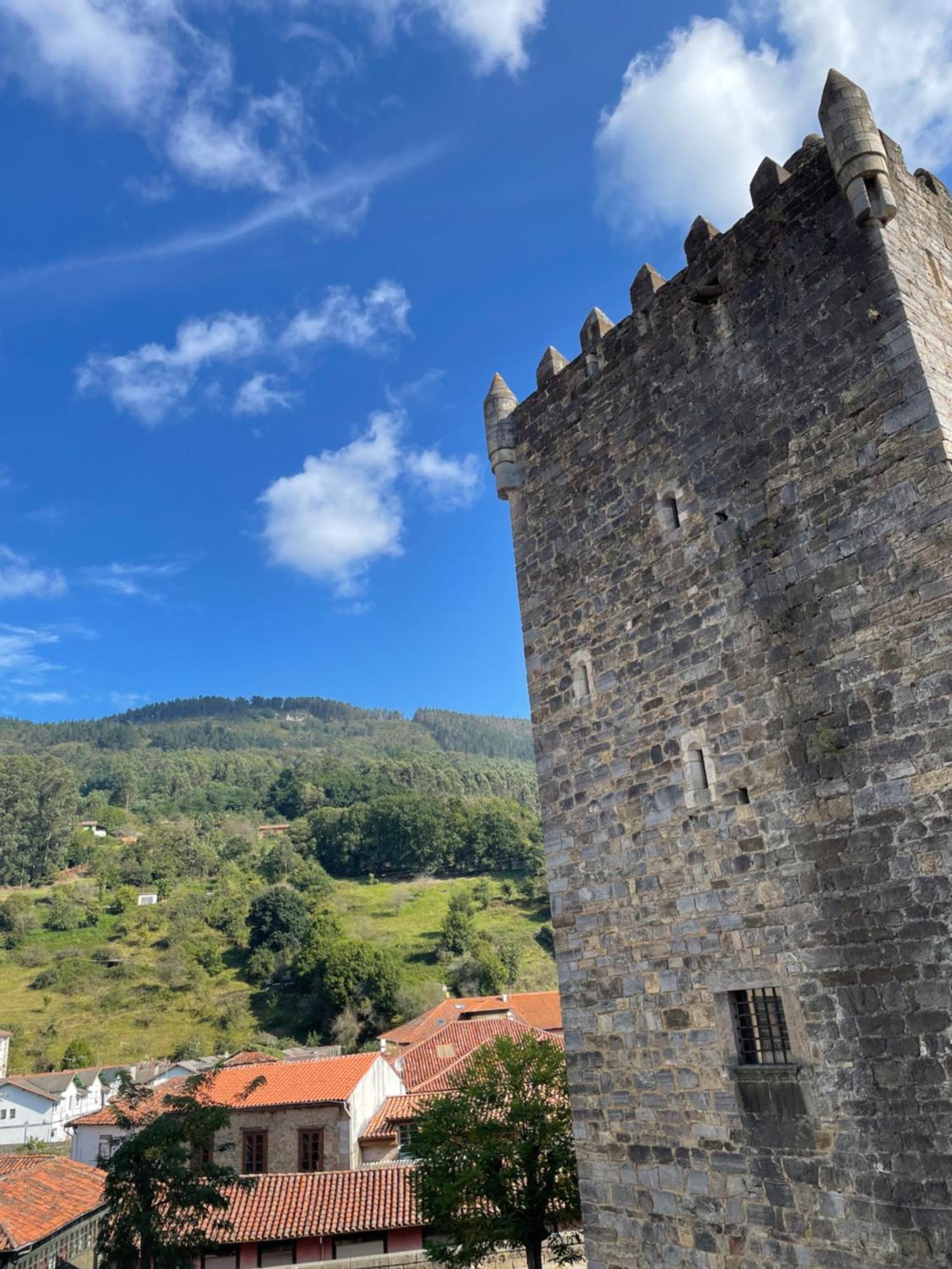 Castillo Valdes Salas Hotel Salas (Asturias)