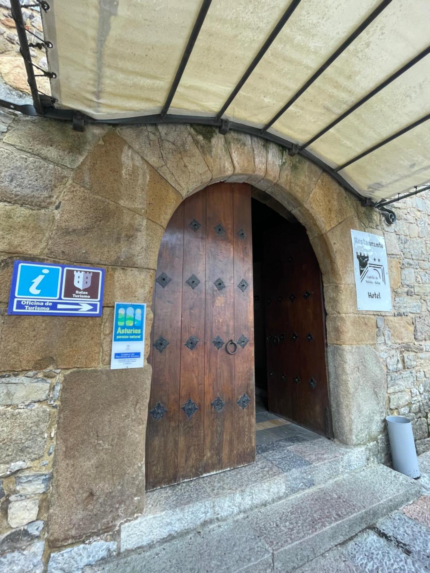 Castillo Valdes Salas Hotel