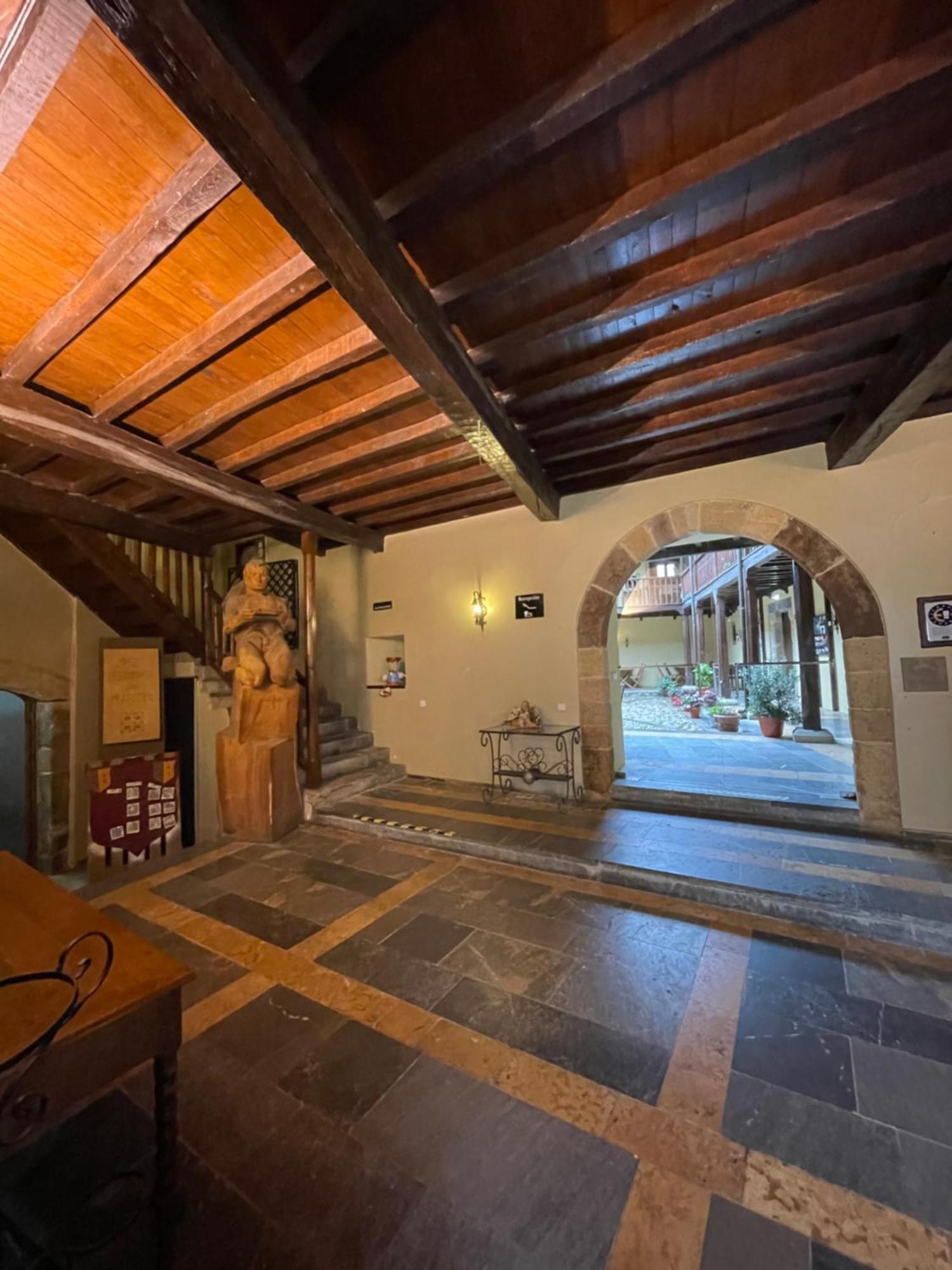 Hotel Castillo Valdes Salas