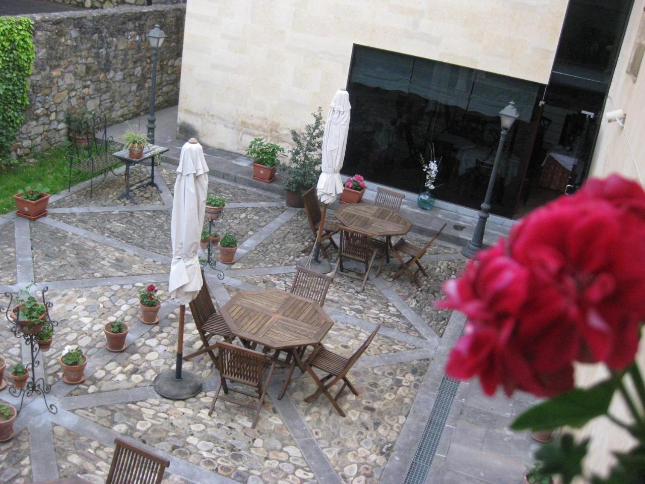 Hotel Castillo Valdes Salas 2*